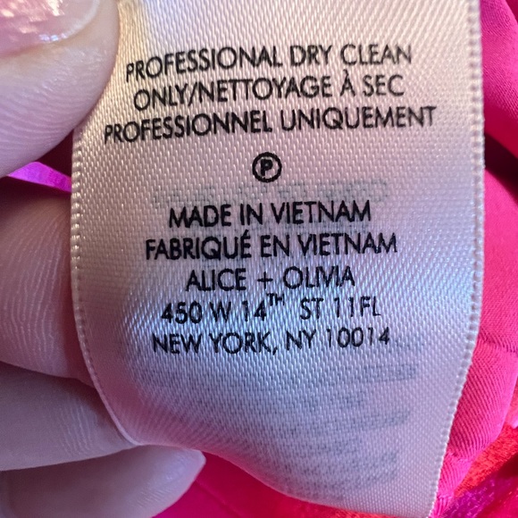 NWOT ALICE + OLIVIA Mara Pink Satin Shorts - Picture 9 of 13